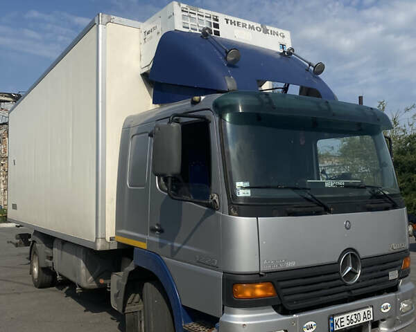 Серый Мерседес Атего, объемом двигателя 6 л и пробегом 588 тыс. км за 15900 $, фото 1 на Automoto.ua
