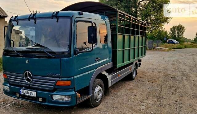 Зеленый Мерседес Атего, объемом двигателя 4.25 л и пробегом 600 тыс. км за 14000 $, фото 1 на Automoto.ua