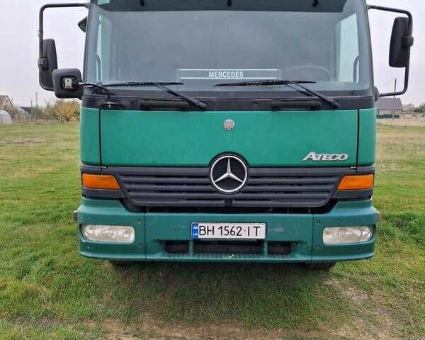Зеленый Мерседес Атего, объемом двигателя 4.3 л и пробегом 800 тыс. км за 16000 $, фото 1 на Automoto.ua
