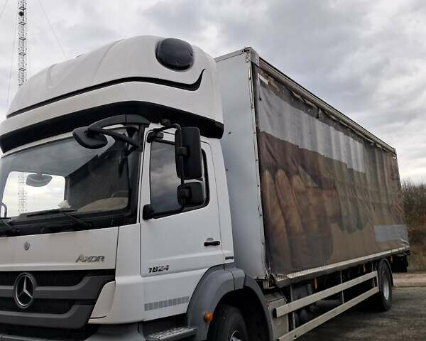 Білий Мерседес Аксор, об'ємом двигуна 6.37 л та пробігом 340 тис. км за 35000 $, фото 1 на Automoto.ua