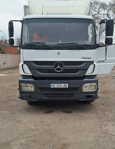 Белый Мерседес Аксор, объемом двигателя 6.9 л и пробегом 540 тыс. км за 42000 $, фото 1 на Automoto.ua