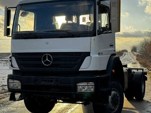 Белый Мерседес Аксор, объемом двигателя 6.37 л и пробегом 200 тыс. км за 42500 $, фото 1 на Automoto.ua