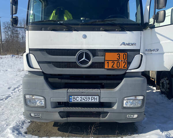 Білий Мерседес Аксор, об'ємом двигуна 12 л та пробігом 10 тис. км за 20000 $, фото 1 на Automoto.ua