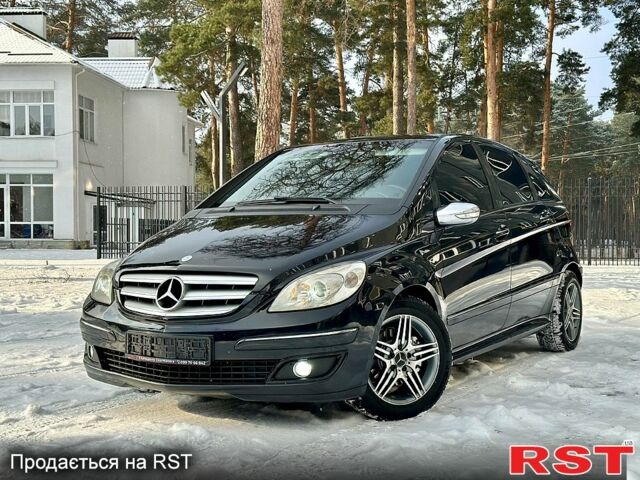 Черный Мерседес Б 200, объемом двигателя 2 л и пробегом 19300 тыс. км за 7300 $, фото 1 на Automoto.ua