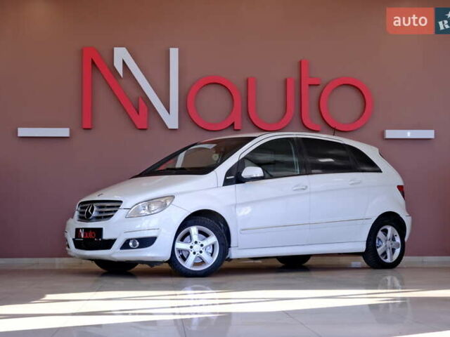 Белый Мерседес Б-класс, объемом двигателя 2 л и пробегом 170 тыс. км за 6900 $, фото 1 на Automoto.ua