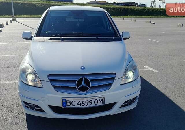 Білий Мерседес Б-клас, об'ємом двигуна 1.7 л та пробігом 139 тис. км за 7800 $, фото 1 на Automoto.ua