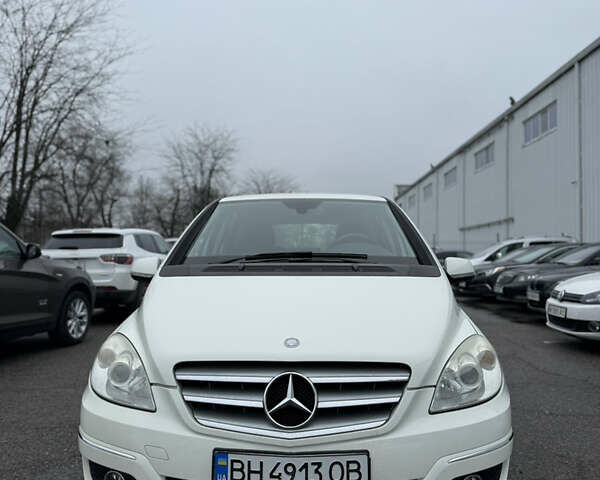 Білий Мерседес Б-клас, об'ємом двигуна 2.03 л та пробігом 82 тис. км за 7700 $, фото 1 на Automoto.ua