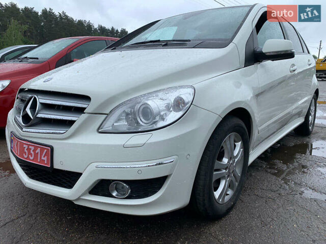 Белый Мерседес Б-класс, объемом двигателя 1.7 л и пробегом 97 тыс. км за 8100 $, фото 1 на Automoto.ua