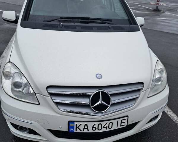Белый Мерседес Б-класс, объемом двигателя 1.7 л и пробегом 75 тыс. км за 8500 $, фото 1 на Automoto.ua