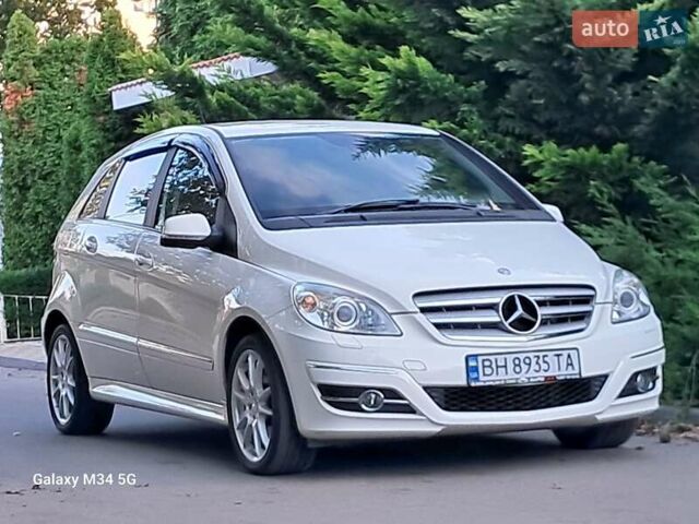 Білий Мерседес Б-клас, об'ємом двигуна 0 л та пробігом 139 тис. км за 8900 $, фото 1 на Automoto.ua