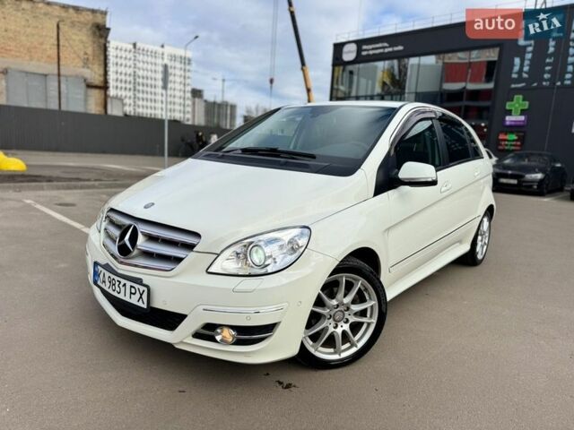 Белый Мерседес Б-класс, объемом двигателя 1.7 л и пробегом 47 тыс. км за 9200 $, фото 1 на Automoto.ua