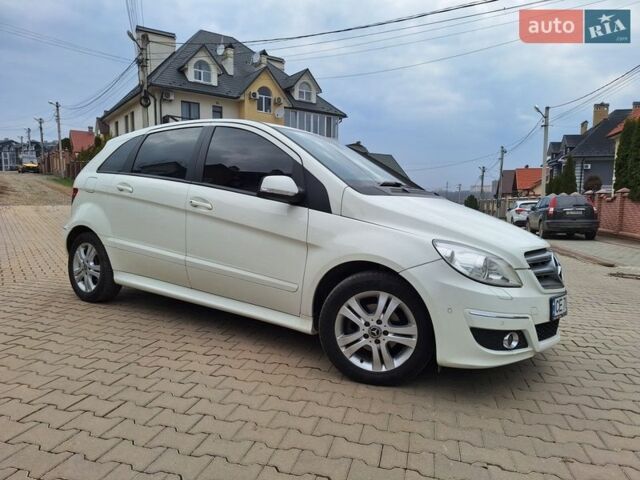 Белый Мерседес Б-класс, объемом двигателя 1.8 л и пробегом 97 тыс. км за 9300 $, фото 1 на Automoto.ua