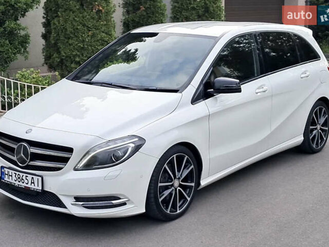 Білий Мерседес Б-клас, об'ємом двигуна 1.6 л та пробігом 144 тис. км за 15000 $, фото 1 на Automoto.ua