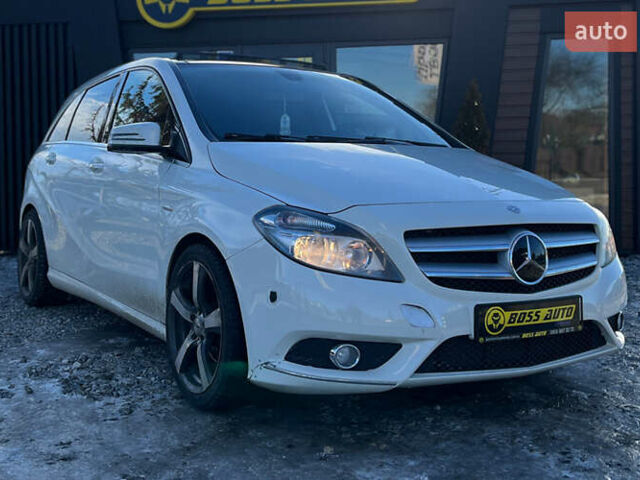 Белый Мерседес Б-класс, объемом двигателя 1.8 л и пробегом 250 тыс. км за 11000 $, фото 1 на Automoto.ua