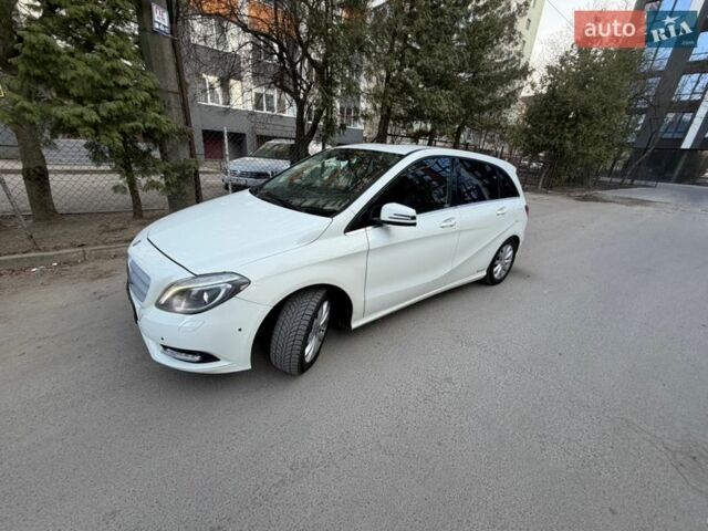 Білий Мерседес Б-клас, об'ємом двигуна 2 л та пробігом 258 тис. км за 10850 $, фото 1 на Automoto.ua