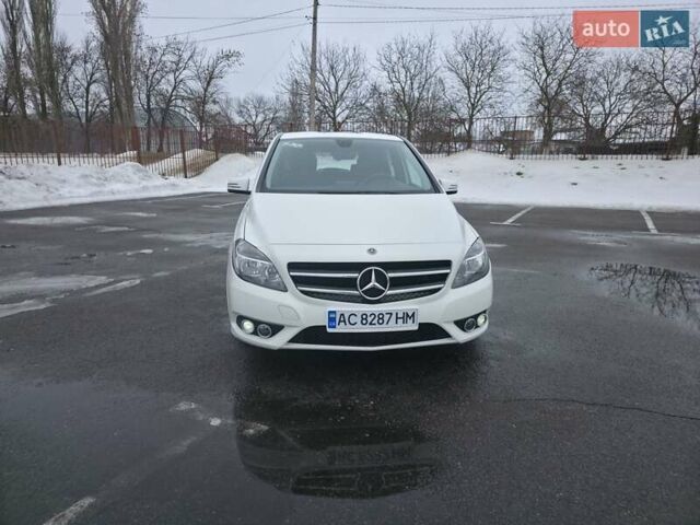 Белый Мерседес Б-класс, объемом двигателя 1.8 л и пробегом 230 тыс. км за 11500 $, фото 1 на Automoto.ua