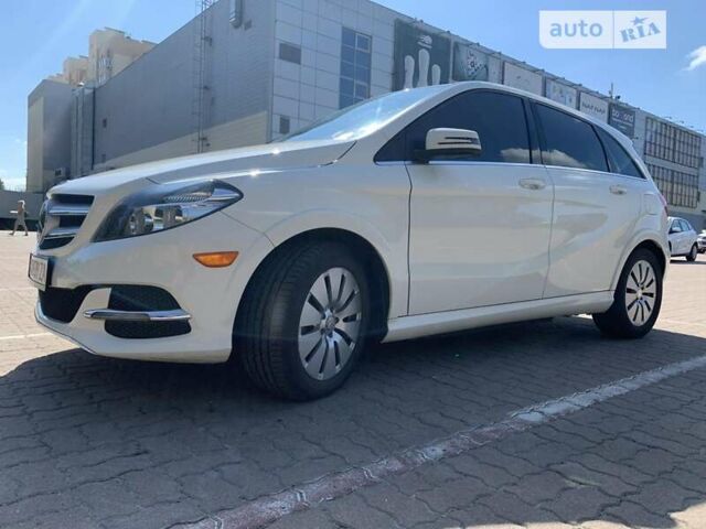 Білий Мерседес Б-клас, об'ємом двигуна 0 л та пробігом 76 тис. км за 10900 $, фото 1 на Automoto.ua