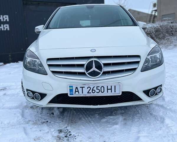 Белый Мерседес Б-класс, объемом двигателя 1.46 л и пробегом 253 тыс. км за 9800 $, фото 1 на Automoto.ua