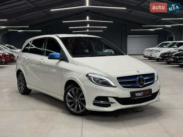 Білий Мерседес Б-клас, об'ємом двигуна 0 л та пробігом 94 тис. км за 10500 $, фото 1 на Automoto.ua