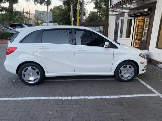 Білий Мерседес Б-клас, об'ємом двигуна 0 л та пробігом 74 тис. км за 10500 $, фото 1 на Automoto.ua