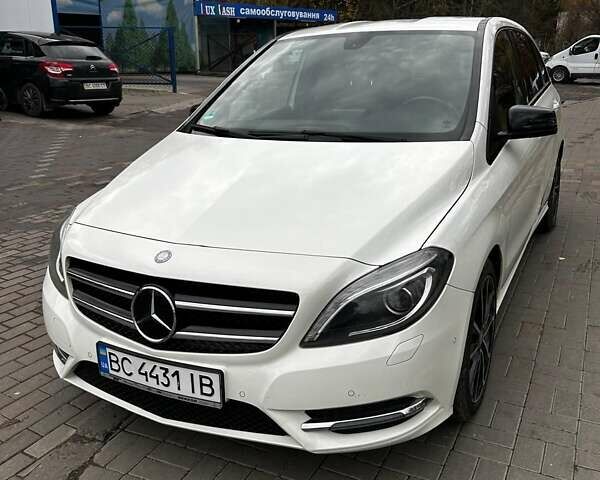 Білий Мерседес Б-клас, об'ємом двигуна 1.46 л та пробігом 146 тис. км за 11600 $, фото 1 на Automoto.ua