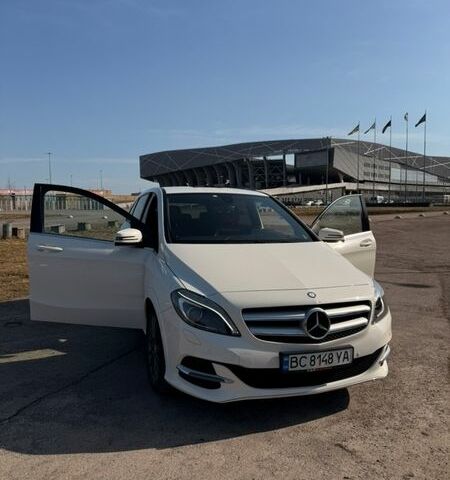 Білий Мерседес Б-клас, об'ємом двигуна 0 л та пробігом 89 тис. км за 10500 $, фото 1 на Automoto.ua