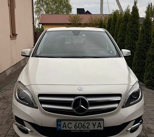 Білий Мерседес Б-клас, об'ємом двигуна 0 л та пробігом 149 тис. км за 10000 $, фото 1 на Automoto.ua