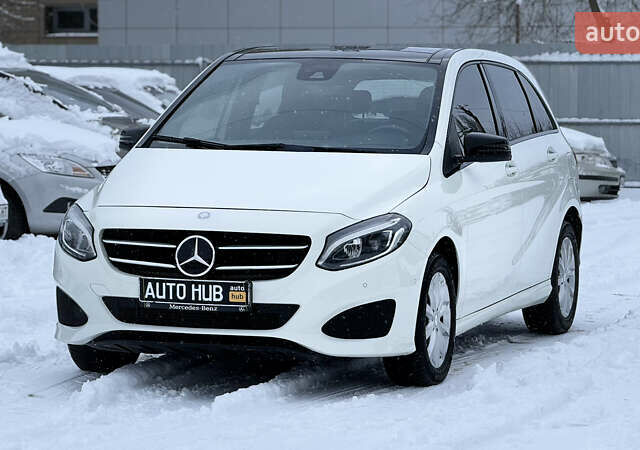 Белый Мерседес Б-класс, объемом двигателя 2.14 л и пробегом 236 тыс. км за 12600 $, фото 1 на Automoto.ua