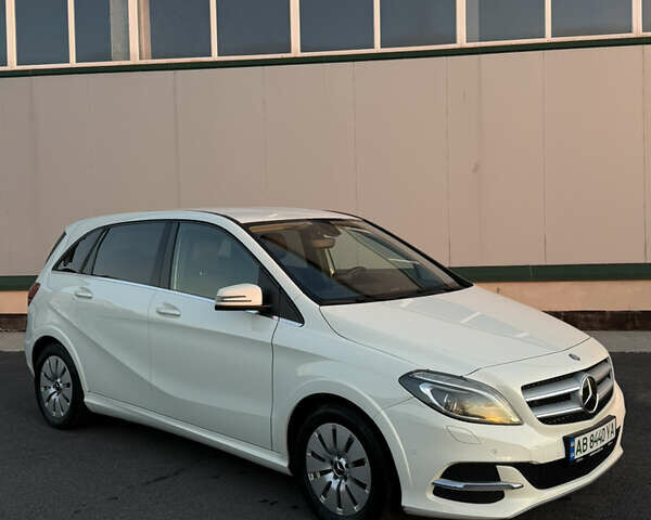 Белый Мерседес Б-класс, объемом двигателя 0 л и пробегом 81 тыс. км за 10950 $, фото 1 на Automoto.ua