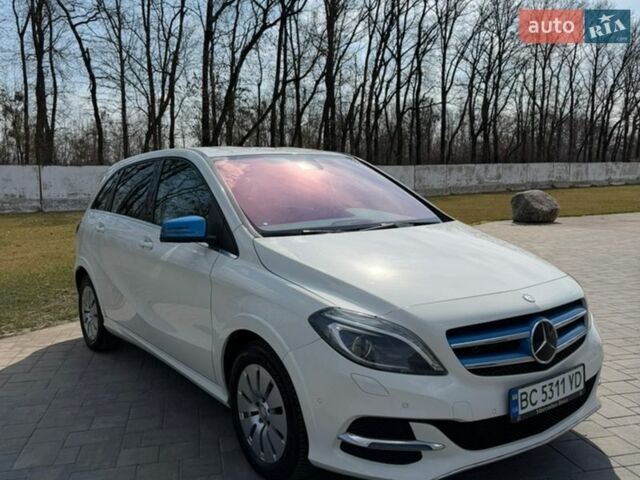 Белый Мерседес Б-класс, объемом двигателя 0 л и пробегом 99 тыс. км за 10200 $, фото 1 на Automoto.ua