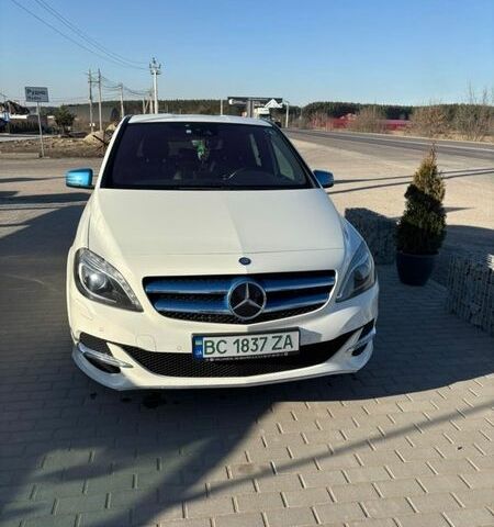 Білий Мерседес Б-клас, об'ємом двигуна 0 л та пробігом 90 тис. км за 10300 $, фото 1 на Automoto.ua