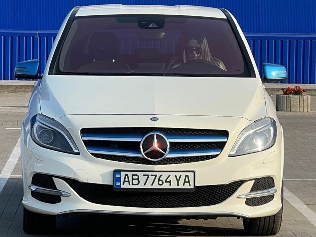 Білий Мерседес Б-клас, об'ємом двигуна 0 л та пробігом 70 тис. км за 13500 $, фото 1 на Automoto.ua