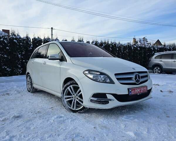 Білий Мерседес Б-клас, об'ємом двигуна 0 л та пробігом 125 тис. км за 9350 $, фото 1 на Automoto.ua