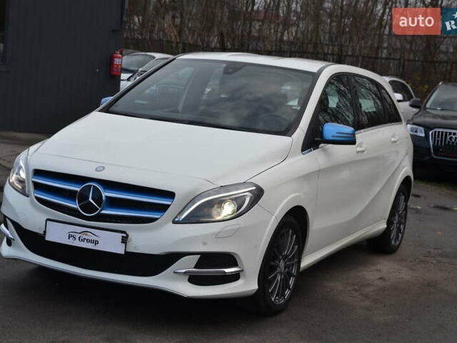 Білий Мерседес Б-клас, об'ємом двигуна 0 л та пробігом 104 тис. км за 10799 $, фото 1 на Automoto.ua