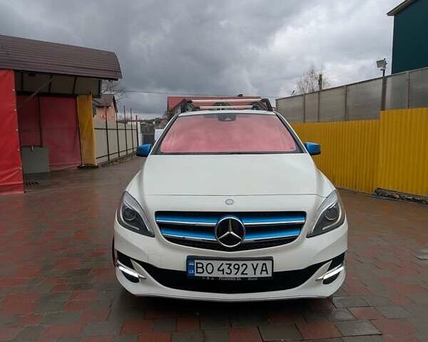 Білий Мерседес Б-клас, об'ємом двигуна 0 л та пробігом 134 тис. км за 10300 $, фото 1 на Automoto.ua