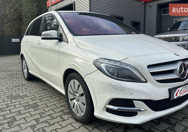 Белый Мерседес Б-класс, объемом двигателя 0 л и пробегом 72 тыс. км за 9400 $, фото 1 на Automoto.ua