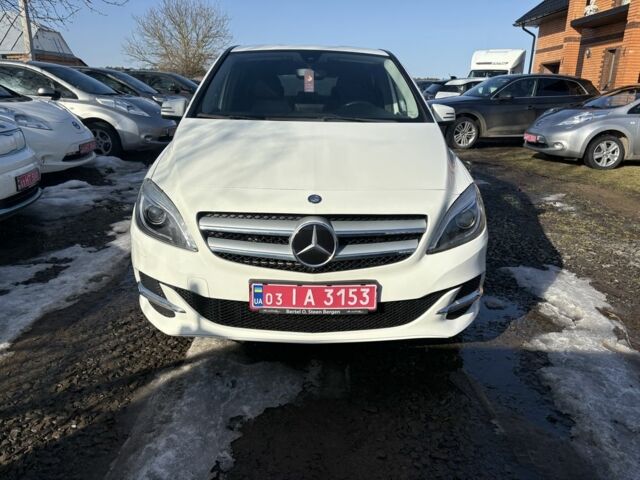 Білий Мерседес Б-клас, об'ємом двигуна 0 л та пробігом 147 тис. км за 8700 $, фото 1 на Automoto.ua