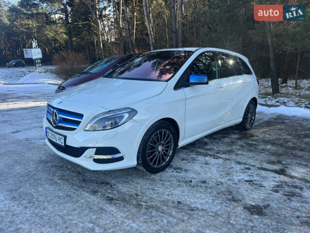 Белый Мерседес Б-класс, объемом двигателя 0 л и пробегом 88 тыс. км за 10800 $, фото 1 на Automoto.ua