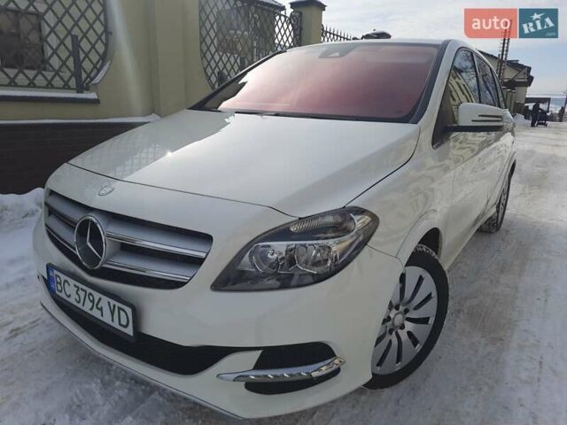 Белый Мерседес Б-класс, объемом двигателя 0 л и пробегом 84 тыс. км за 9200 $, фото 1 на Automoto.ua