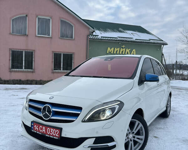 Белый Мерседес Б-класс, объемом двигателя 0 л и пробегом 90 тыс. км за 9650 $, фото 1 на Automoto.ua
