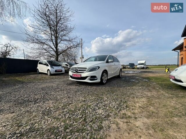 Білий Мерседес Б-клас, об'ємом двигуна 0 л та пробігом 147 тис. км за 8700 $, фото 1 на Automoto.ua