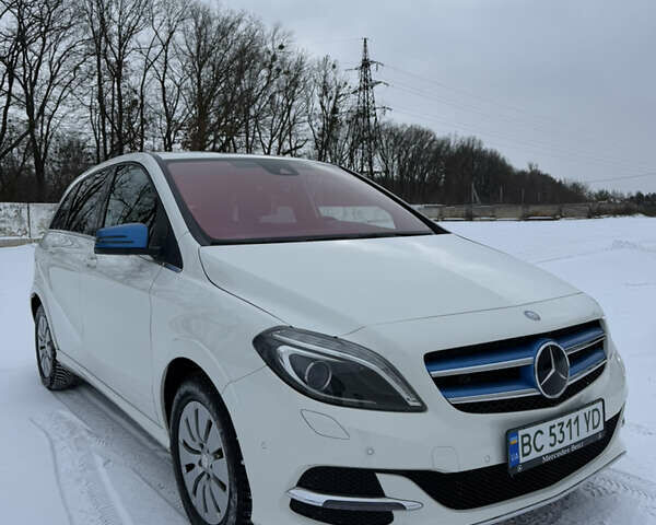 Білий Мерседес Б-клас, об'ємом двигуна 0 л та пробігом 99 тис. км за 10200 $, фото 1 на Automoto.ua