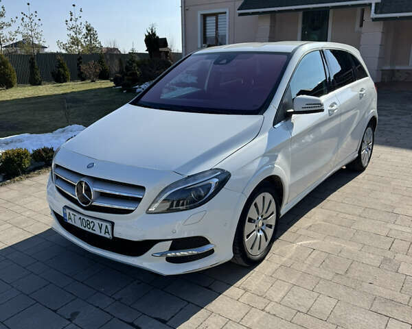 Білий Мерседес Б-клас, об'ємом двигуна 0 л та пробігом 79 тис. км за 10500 $, фото 1 на Automoto.ua