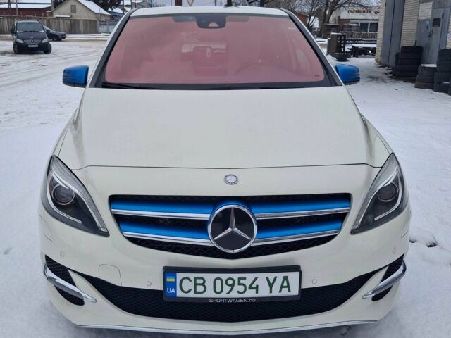 Белый Мерседес Б-класс, объемом двигателя 0 л и пробегом 87 тыс. км за 11300 $, фото 1 на Automoto.ua