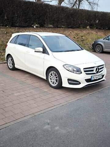 Белый Мерседес Б-класс, объемом двигателя 1.5 л и пробегом 323 тыс. км за 10300 $, фото 1 на Automoto.ua