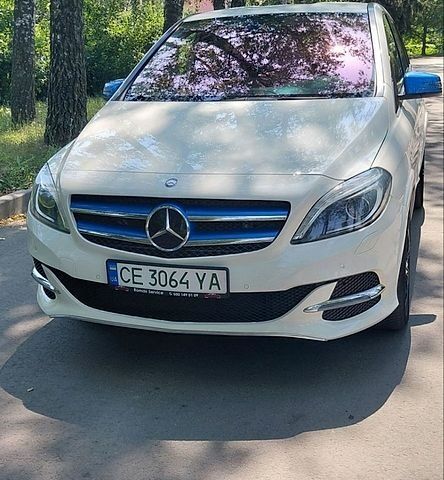Білий Мерседес Б-клас, об'ємом двигуна 0 л та пробігом 109 тис. км за 11900 $, фото 1 на Automoto.ua