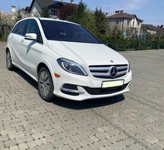 Білий Мерседес Б-клас, об'ємом двигуна 0 л та пробігом 82 тис. км за 10500 $, фото 1 на Automoto.ua