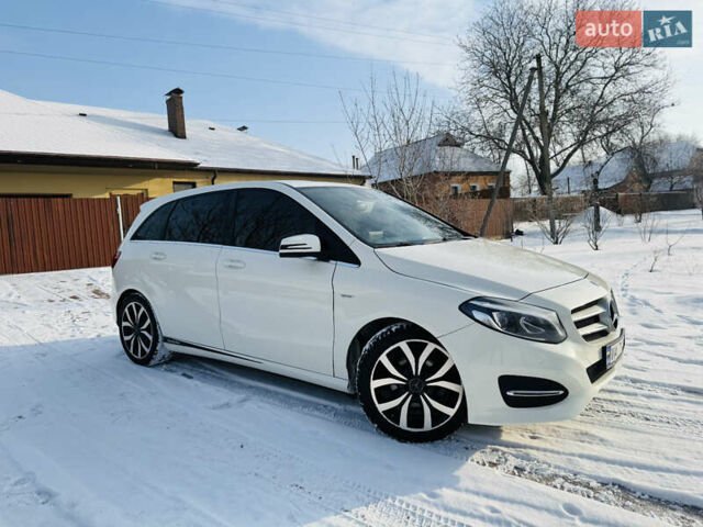 Білий Мерседес Б-клас, об'ємом двигуна 2.14 л та пробігом 67 тис. км за 17500 $, фото 1 на Automoto.ua