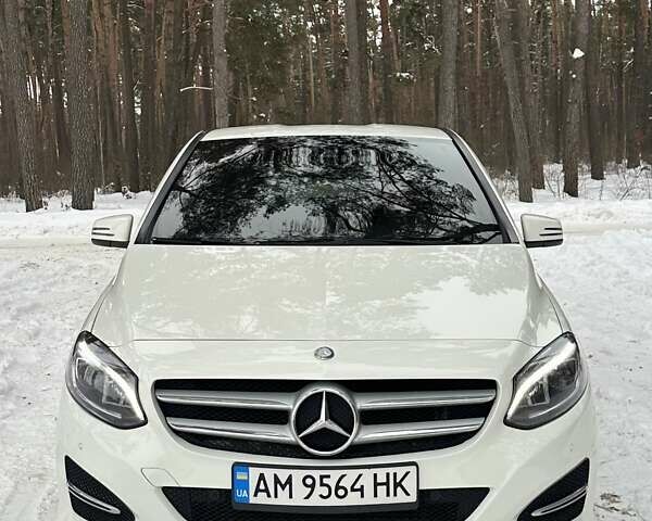 Белый Мерседес Б-класс, объемом двигателя 2.14 л и пробегом 339 тыс. км за 15100 $, фото 1 на Automoto.ua