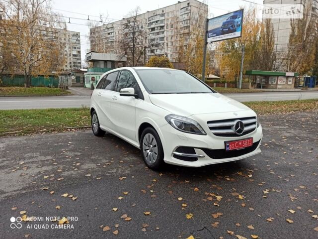 Белый Мерседес Б-класс, объемом двигателя 0 л и пробегом 78 тыс. км за 13500 $, фото 1 на Automoto.ua